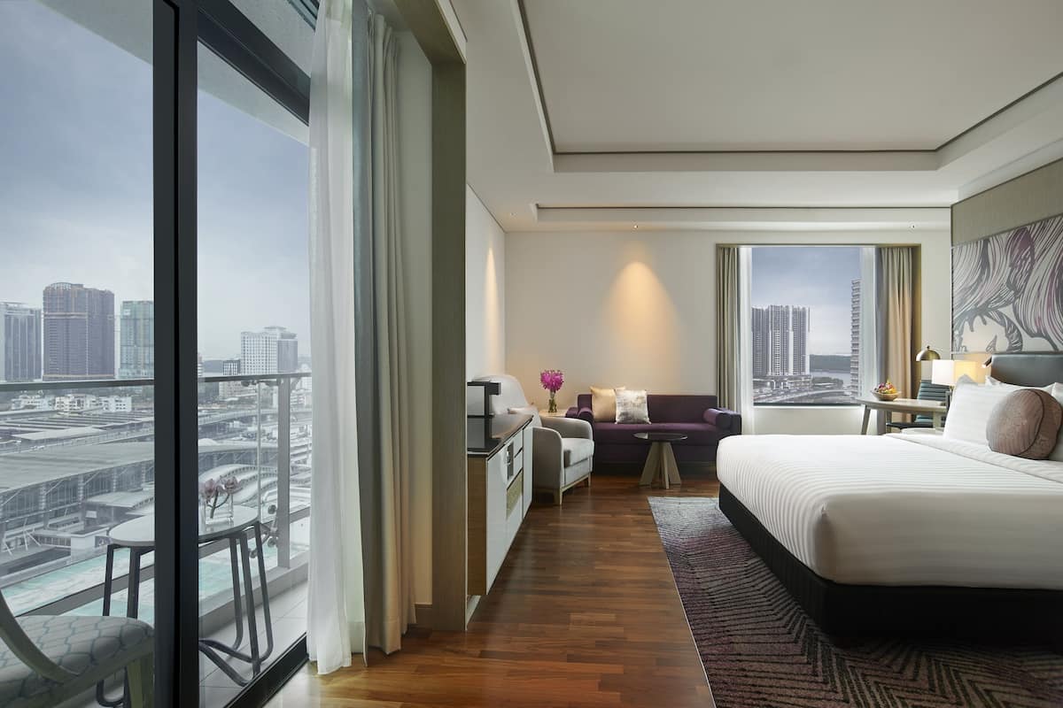 Junior Suite | Premium bedding, minibar, in-room safe, desk