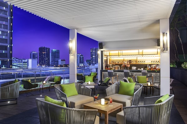 Breakfast, lunch, dinner served; local cuisine - Amari Johor Bahru (Johor Bahru)