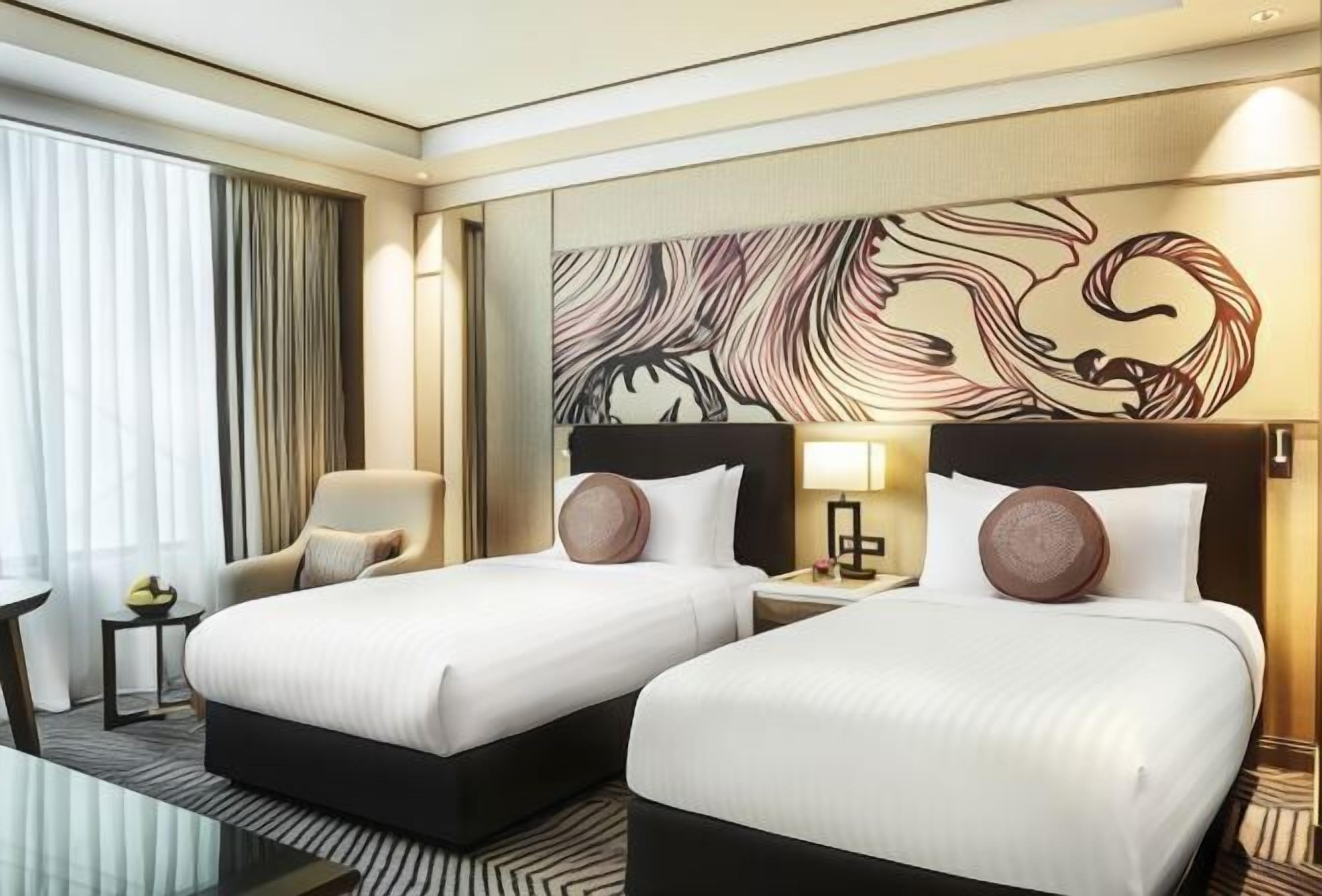 Premium bedding, minibar, in-room safe, desk