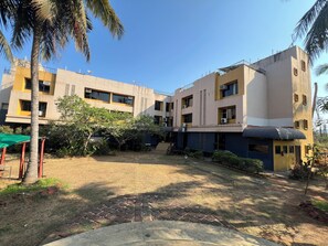 Children’s play area – outdoor