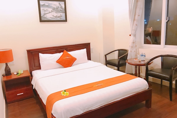 Minibar, desk, laptop workspace, blackout drapes