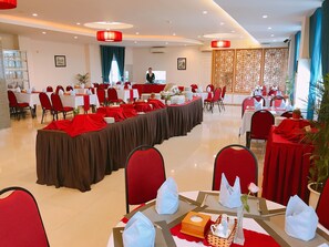 Breakfast buffet - Golden Star Hotel (Hue)