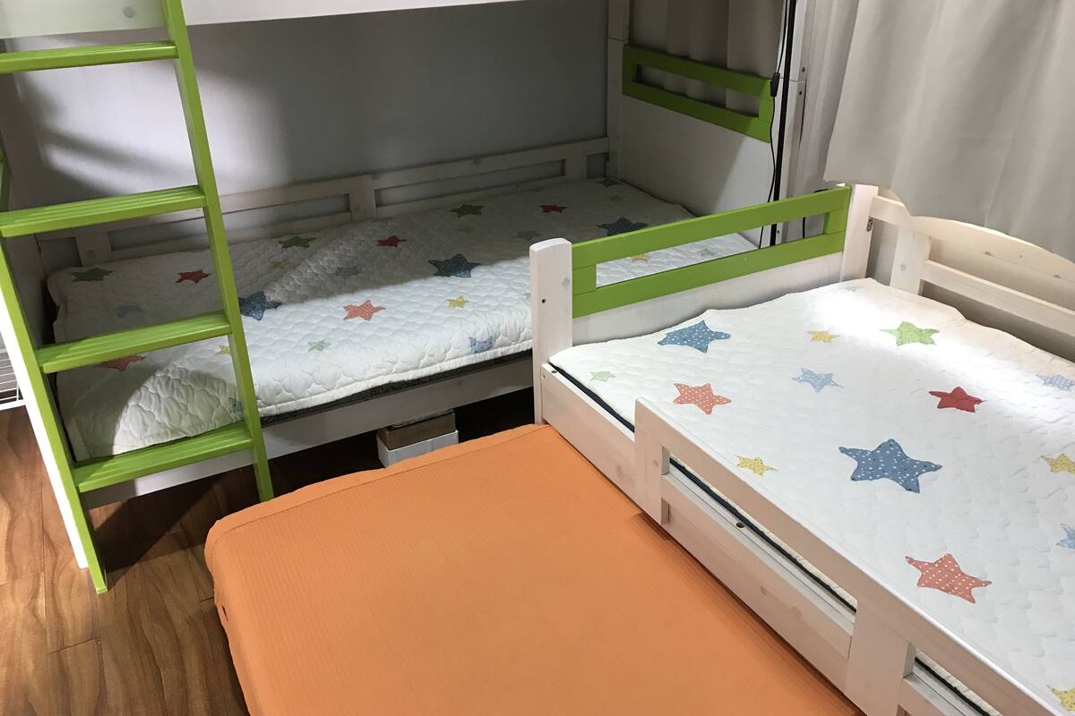 쿼드룸 (+ extra bed) | 고급 침구, 무료 WiFi
