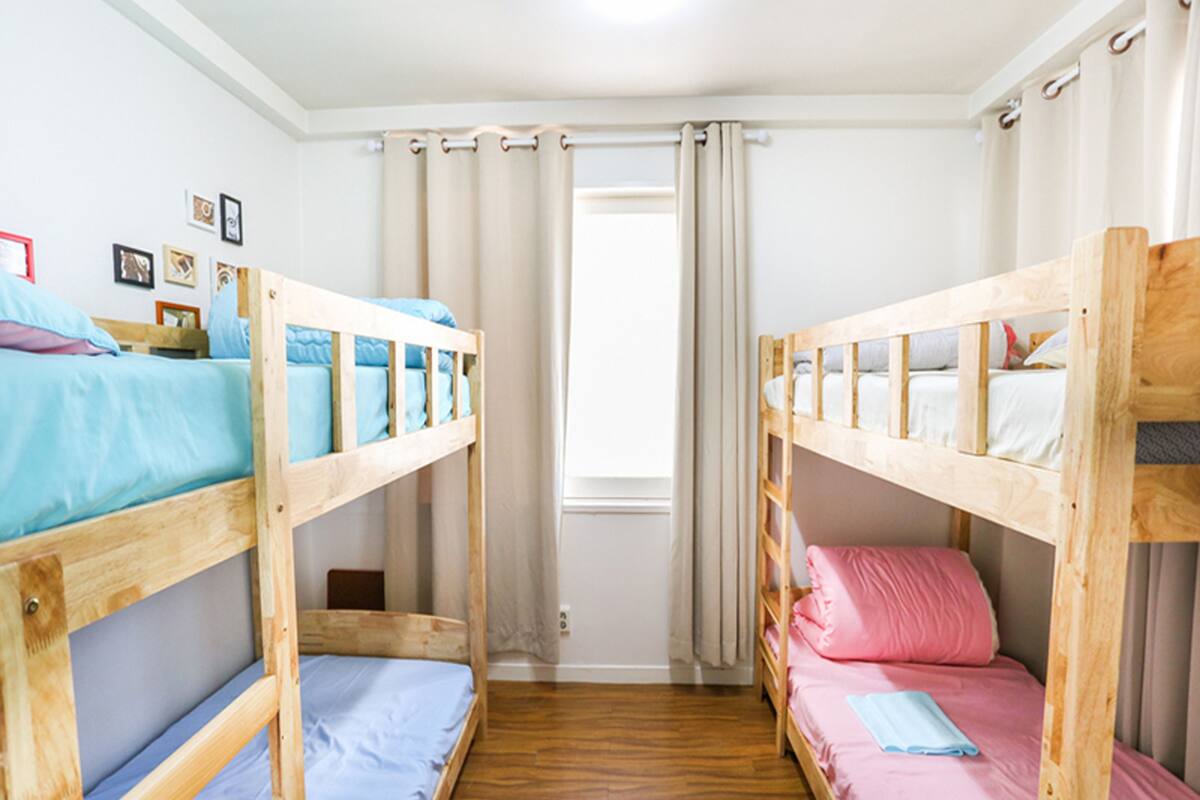 Premium bedding, free WiFi