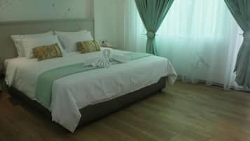 Skrivebord, strykejern/-brett og wi-fi (inkludert)