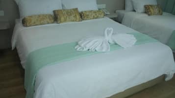 Dusj, toalettartikler (inkludert), hårføner og bidé