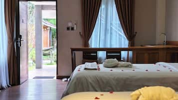 Villa, 2 Single Beds | Desk, free WiFi, bed sheets