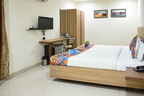 Deluxe Double Room | In-room safe, desk, rollaway beds, free WiFi - FabHotel KRS Nest Gachibowli (Hyderabad)