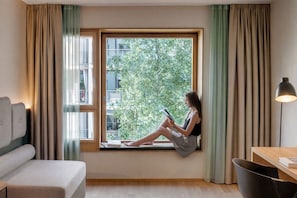 Premium bedding, in-room safe, desk, laptop workspace - Hotel the YARD (Berlin)