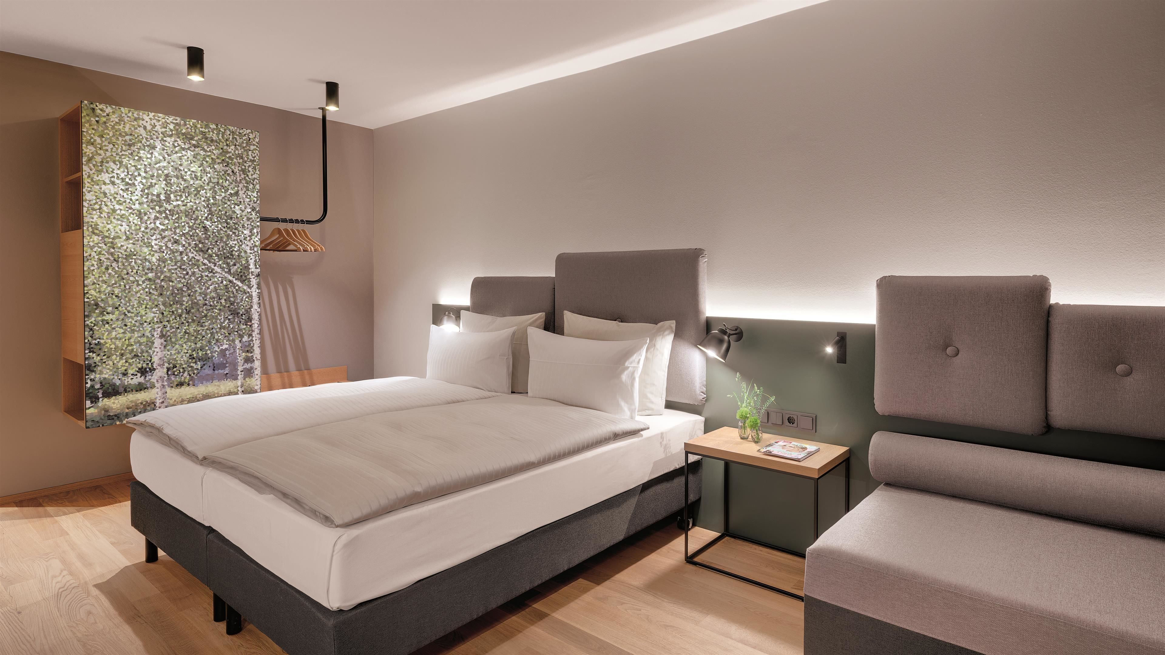 yard "big" | hypo-allergenic bedding, in-room safe, desk, soundproofing