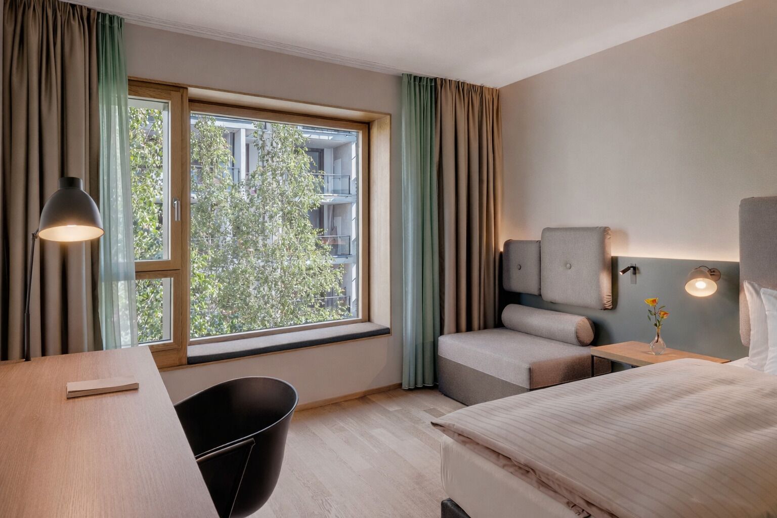 YARD "Big" | Ropa de cama de alta calidad, caja fuerte, escritorio