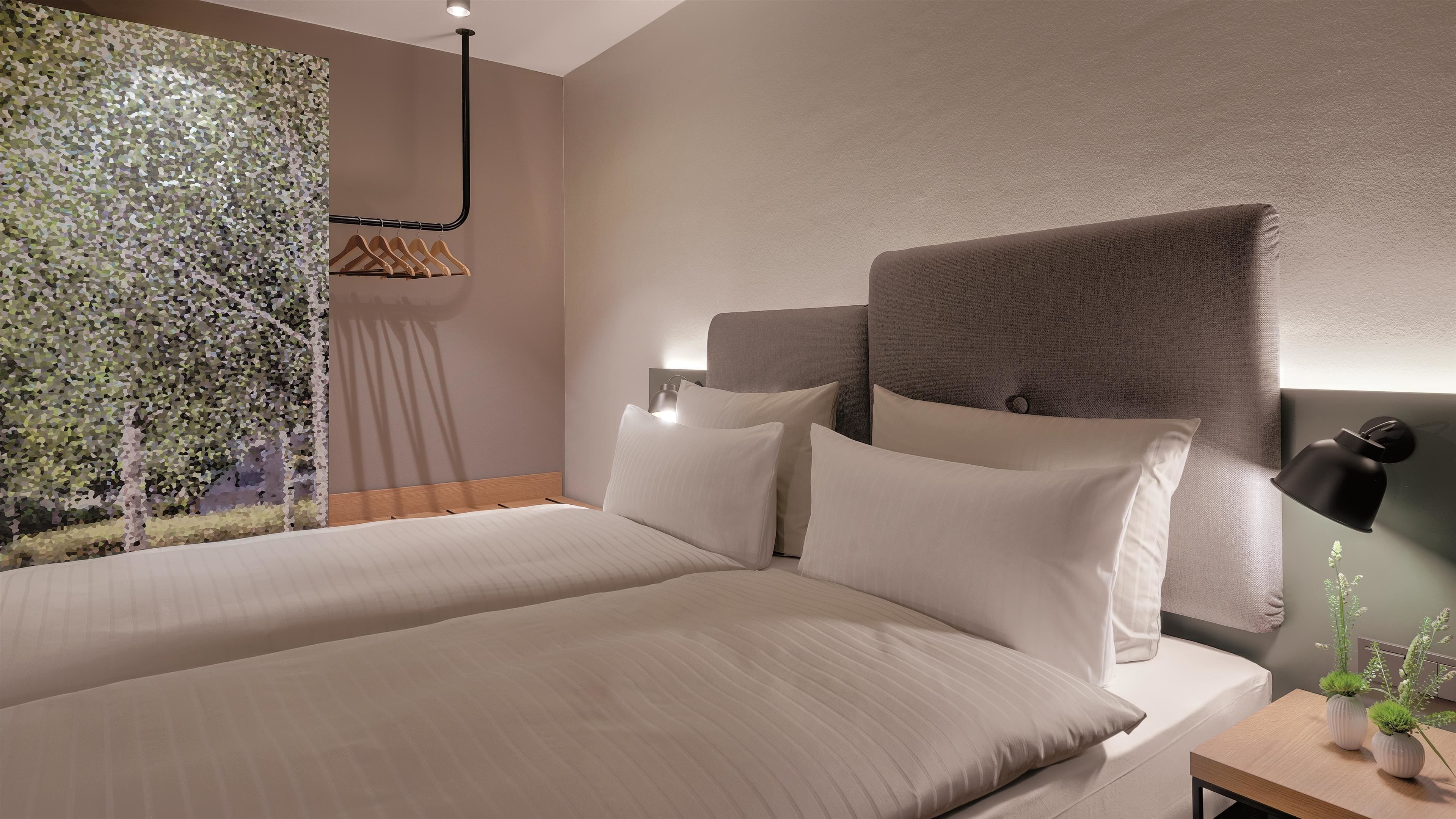 yard "little" | hypo-allergenic bedding, in-room safe, desk, soundproofing