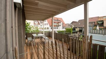 Deluxe appartement, 2 slaapkamers, terras | Kameruitzicht