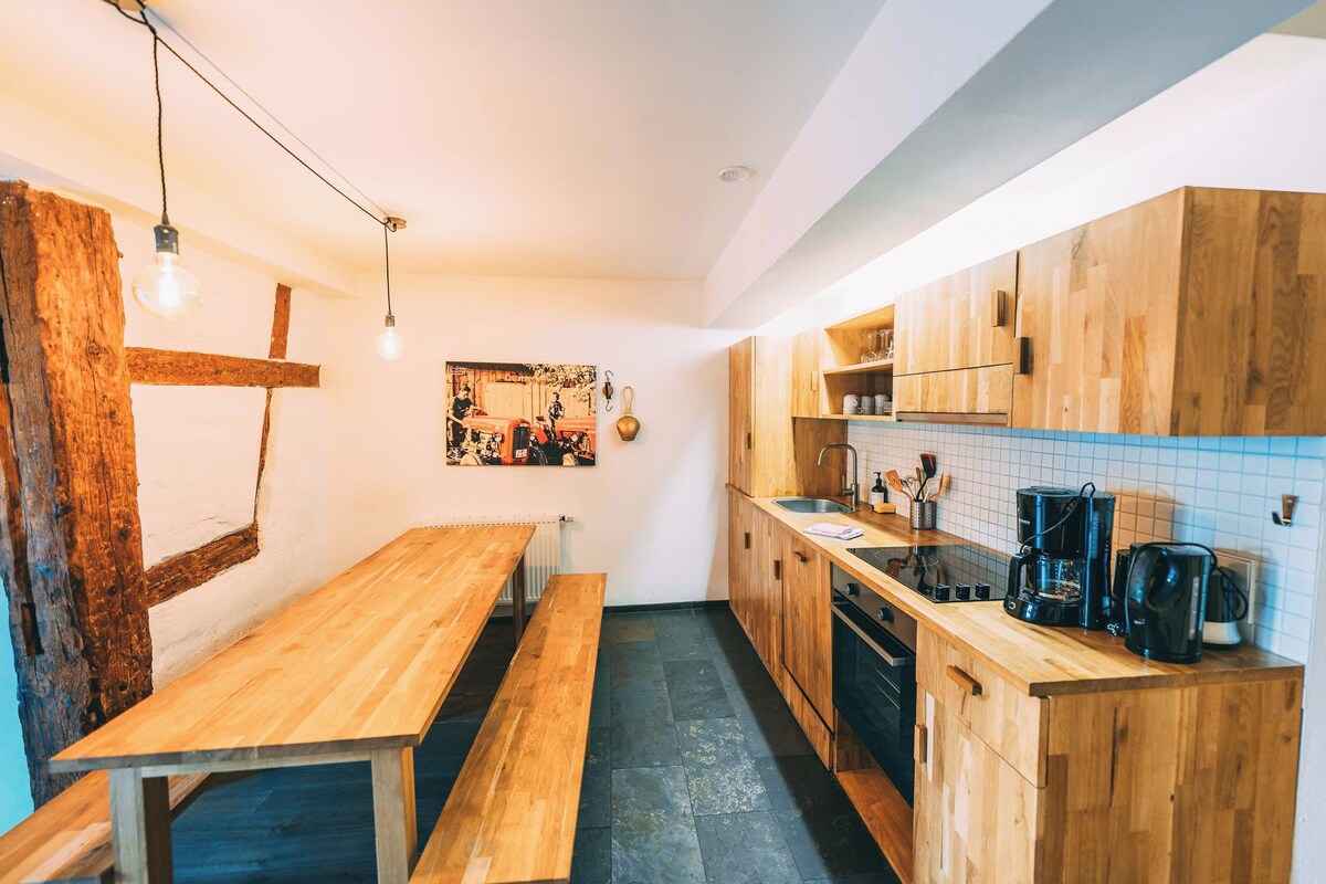 Deluxe Apartment, 4 Bedrooms | Desk, cribs (surcharge), WiFi (free), bed sheets