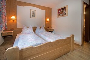 Apartment (1) | 1 bedroom, premium bedding, desk, free cots/infant beds - Haus Amann (Berwang)