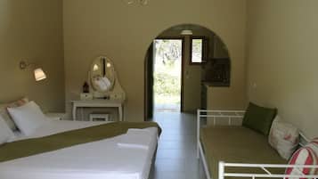 Standard Studio, 1 Bedroom | 1 bedroom, premium bedding, individually furnished, cots/infant beds