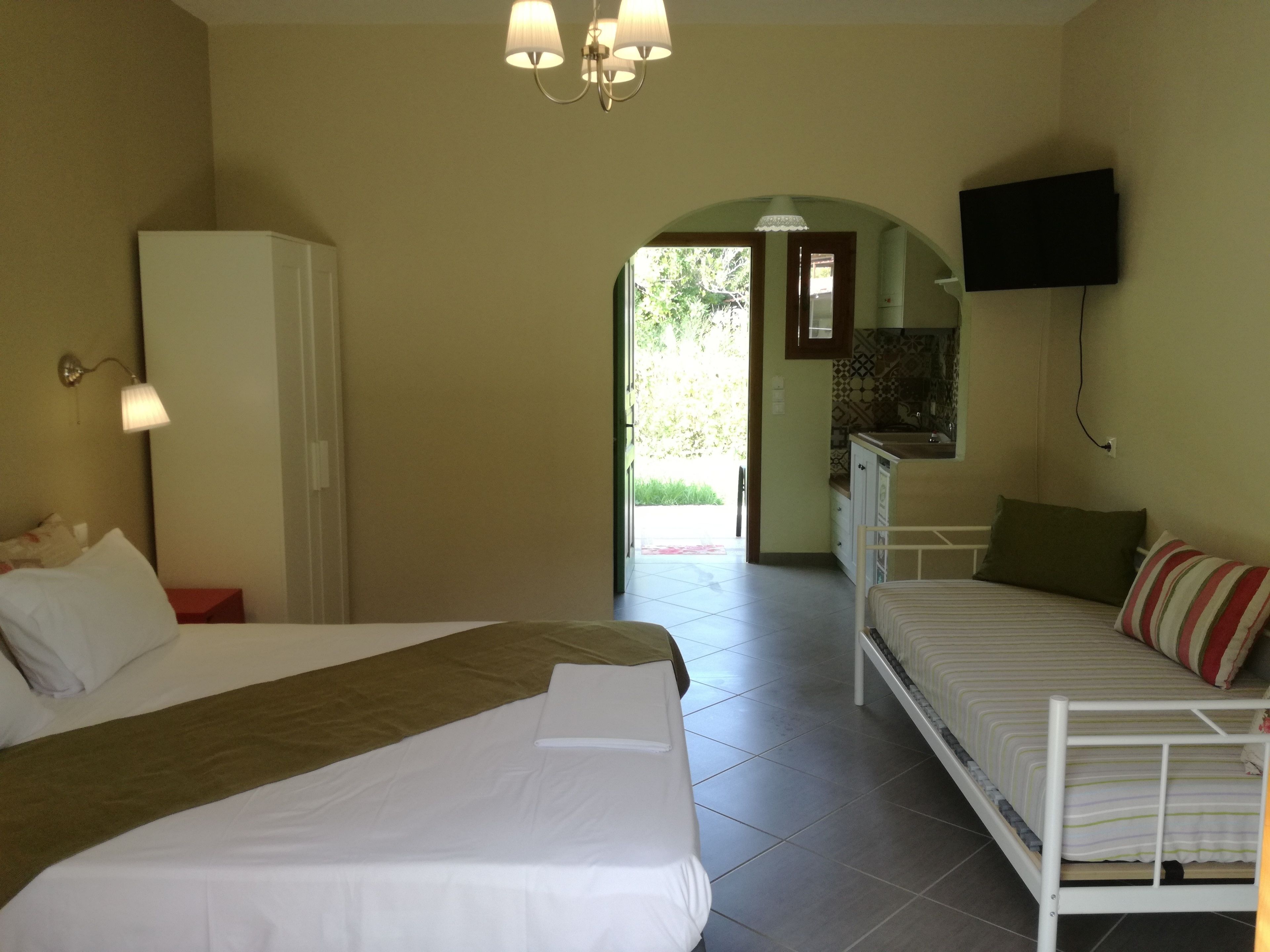 Standard Studio, 1 Bedroom | 1 bedroom, premium bedding, individually furnished, cots/infant beds