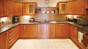 Departamento, 2 habitaciones, patio | Cocina privada