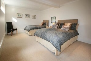 Appartement, 2 chambres, patio | 2 chambres, fer et planche à repasser, lit de bébé (gratuit)