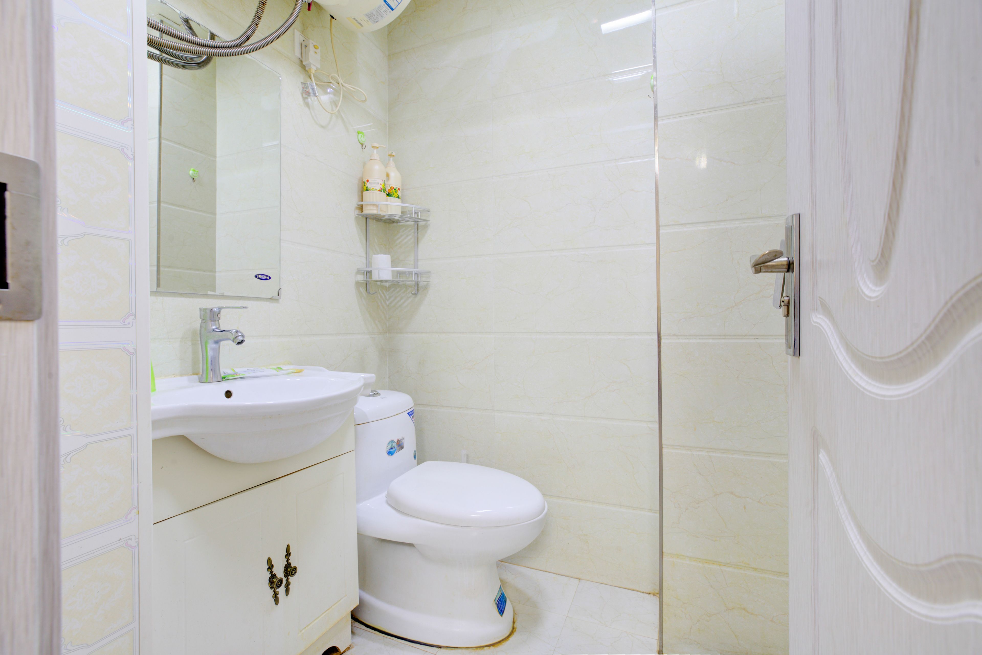 basic apartment, 1 bedroom | bathroom | shower, free toiletries, hair dryer, towels