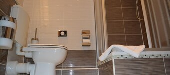 B&D Hotel