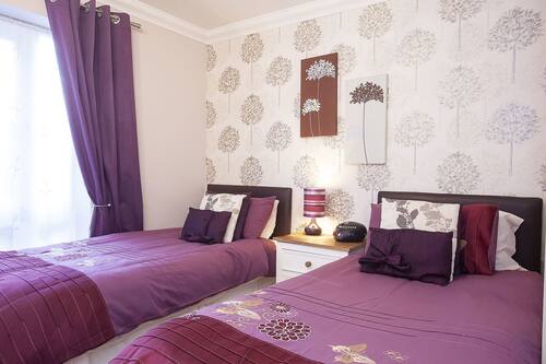 Apartment, 3 Schlafzimmer, Terrasse | 3 Schlafzimmer, Bügeleisen/Bügelbrett, kostenlose Babybetten