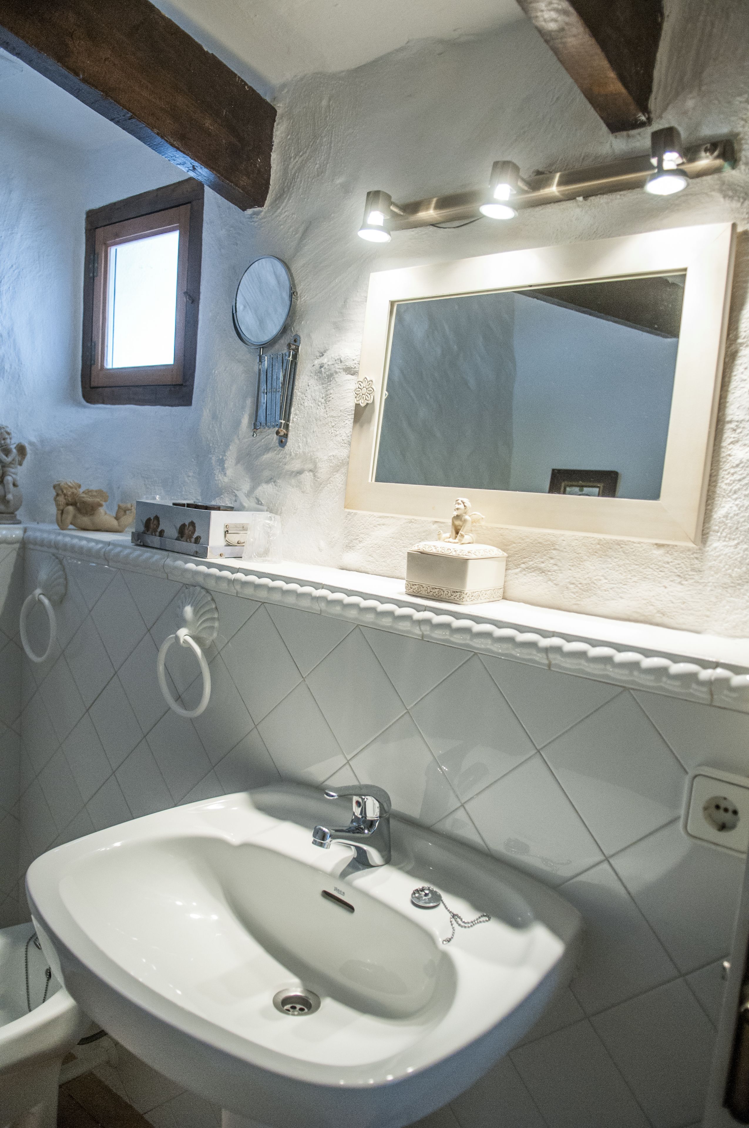 suite, garden view | bathroom | eco-friendly toiletries, hair dryer, bidet, towels