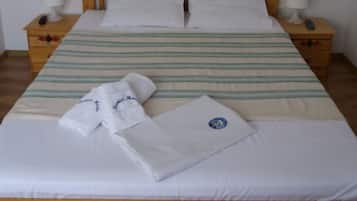 Double Room, 1 Queen Bed | Rollaway beds, free WiFi
