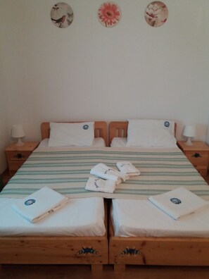 Twin Room, 2 Single Beds
