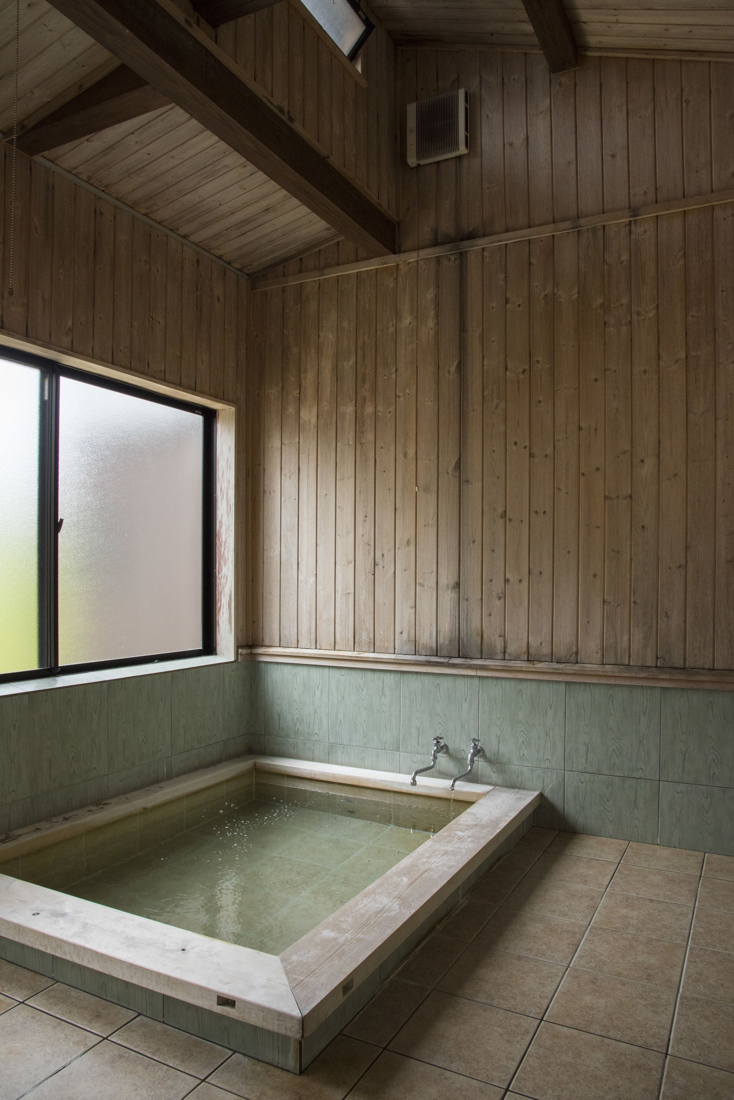 Habitación (Japanese Western Style, Kotobuki) | Baño | Tina y regadera independientes y amenidades de baño gratuitas 