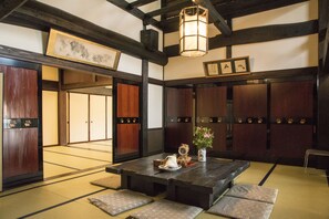 Lobby sitting area - Busuitei (Hida)