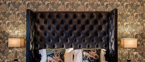 Suite de lujo, 1 cama King size, vista al río | Decoración personalizada y muebles diferentes