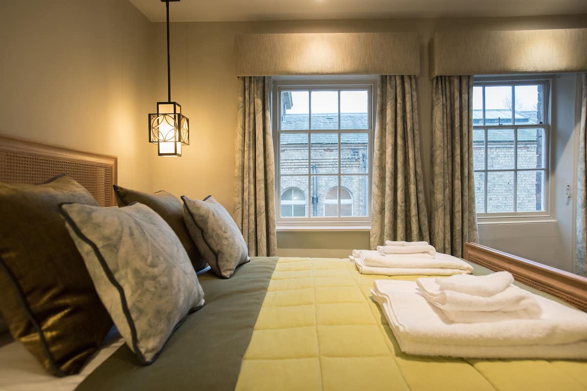 1 habitación, decoración personalizada y muebles diferentes