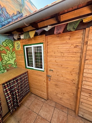 Individually decorated, individually furnished, iron/ironing board - Hostel Los Duendes Del Sur (Arona)
