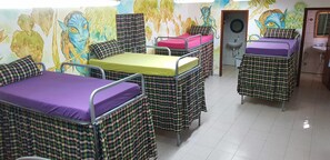 1 bed in shared dormitory for 12 people | Decoración individual y mobiliario individual