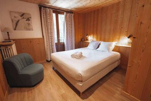 Brankas, tempat tidur bayi gratis, dan tempat tidur lipat/tambahan