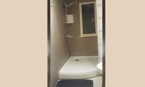Comfort Apartment, 1 Bedroom, Kitchen | Bathroom shower