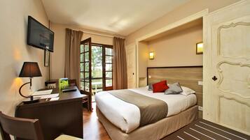 Bureau, rideaux occultants, Wi-Fi gratuit, draps fournis