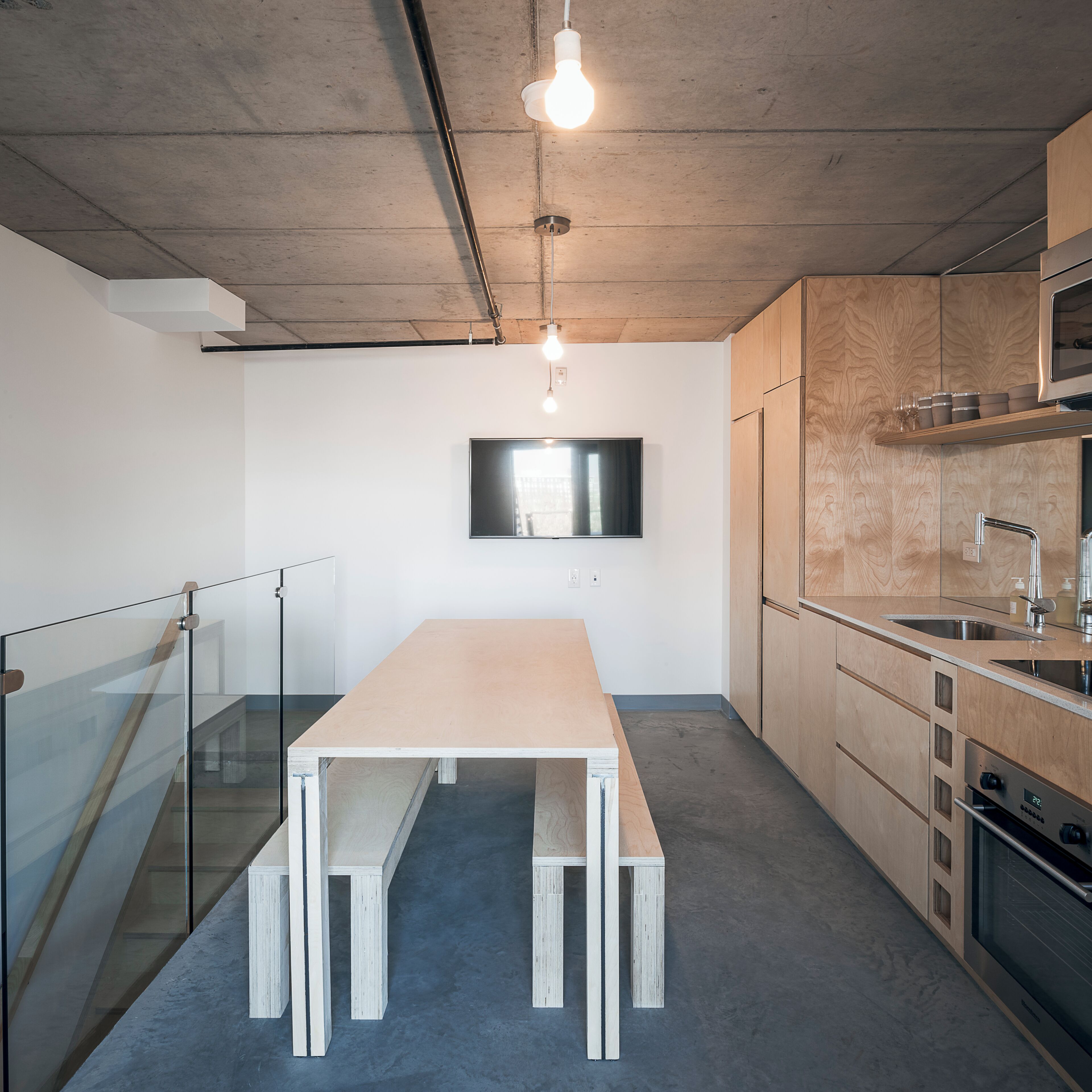 superior suite, 1 king bed, balcony | in-room dining