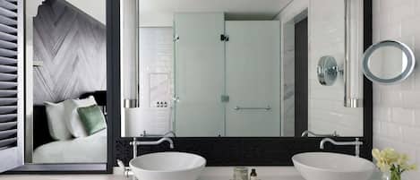 1 bedroom, minibar, in-room safe, desk
