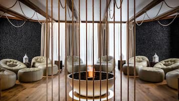 Couples treatment rooms, sauna, hot tub, steam room, Turkish bath