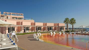 2 albercas al aire libre y camas balinesas (con cargo)