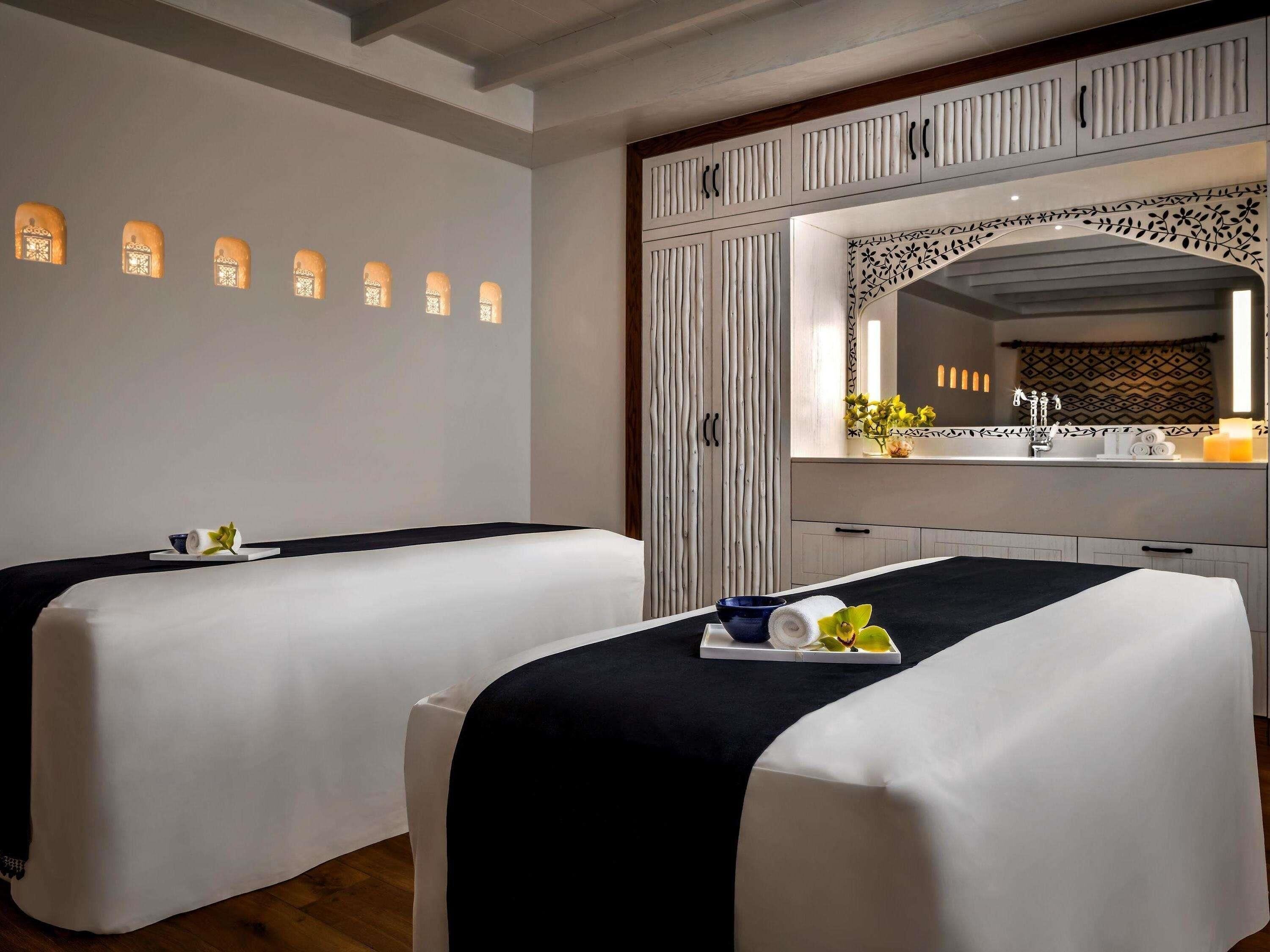 Couples treatment rooms, sauna, hot tub, steam room, Turkish bath