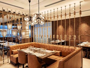 3 Restaurants, Frühstück, Mittagessen, lokale und internationale Küche