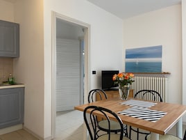 Apartment, 1 Bedroom | Living area