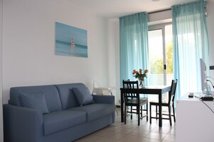 Superior Apartment, 1 Double Bed with Sofa bed | Living area