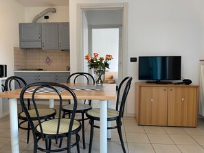 Apartment, 1 Bedroom | Living area