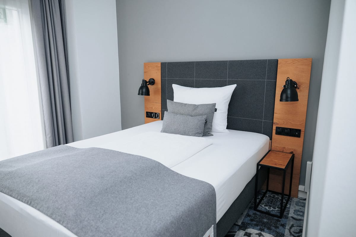 1 bedroom, in-room safe, laptop workspace, blackout curtains