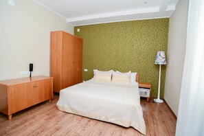 Superior Double Room | Premium bedding, in-room safe, desk, blackout curtains