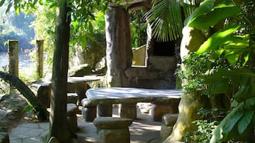 BBQ/picnic area